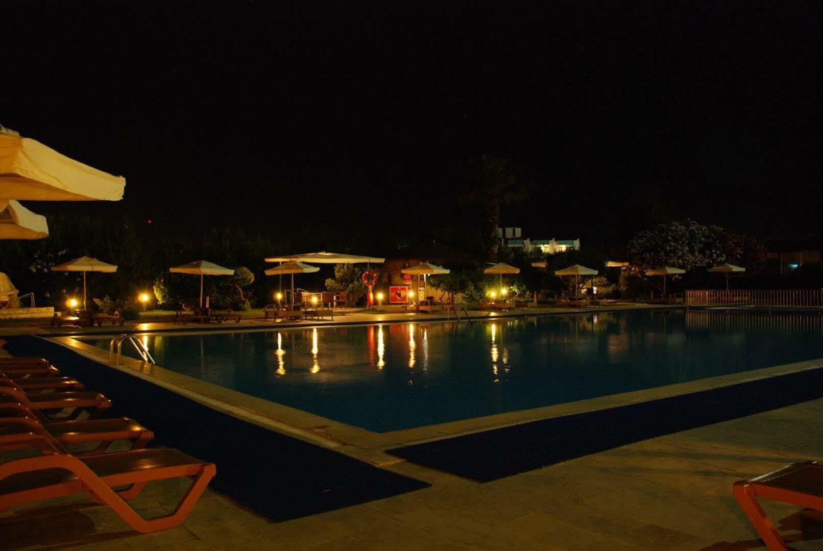 Babaylon Hotel Чешме Екстер'єр фото